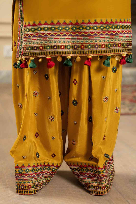 3 Piece Unstiched Embroidery Dhanak
