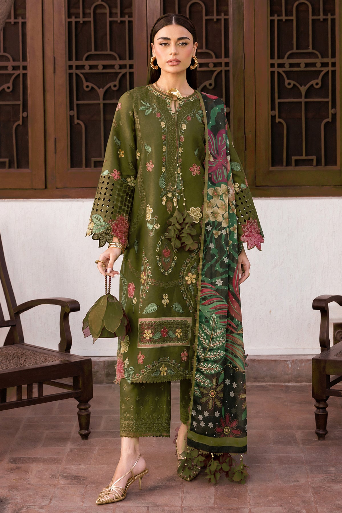Naaz-e-Gul